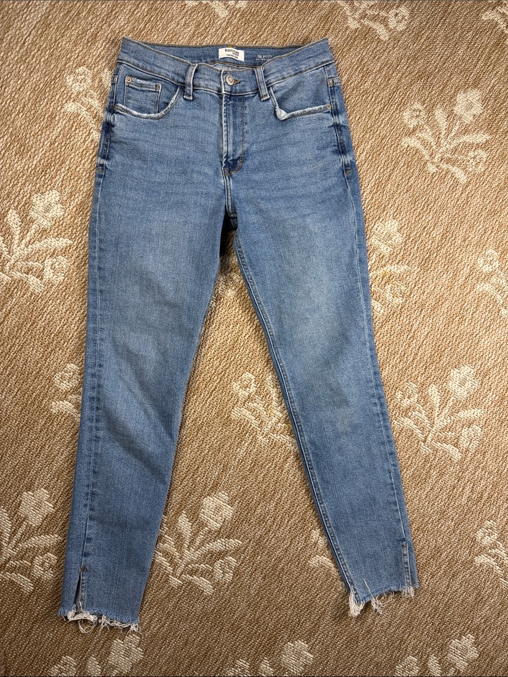Kensie Light Blue Cropped Slim Jeans